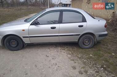 Седан Daewoo Lanos 2002 в Волочиську