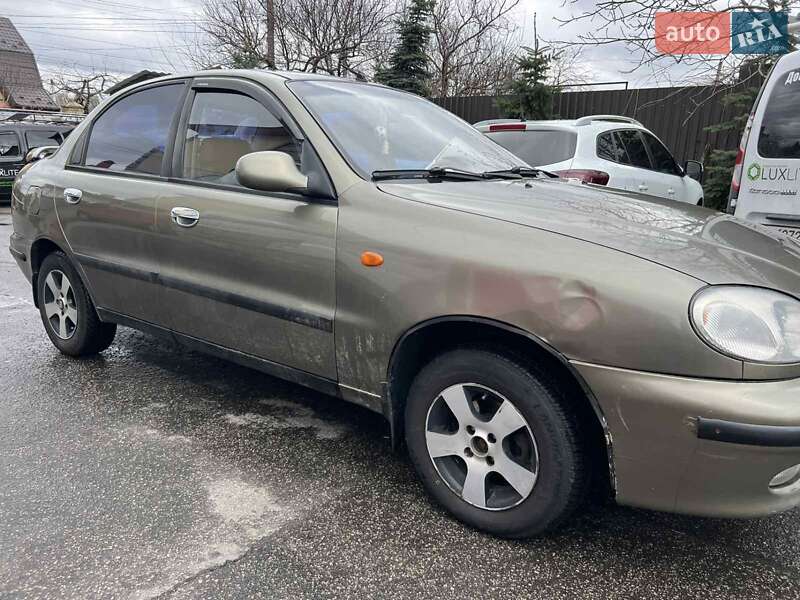 Седан Daewoo Lanos 2004 в Киеве