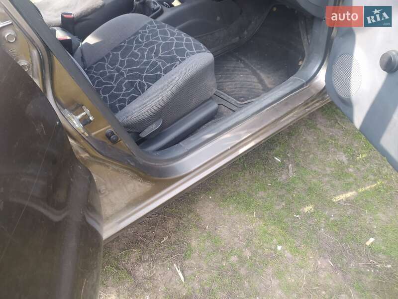 Седан Daewoo Lanos 2003 в Кропивницькому