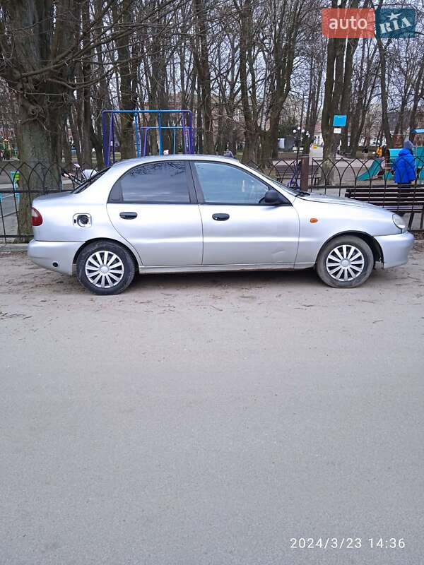 Седан Daewoo Lanos 2004 в Казатине