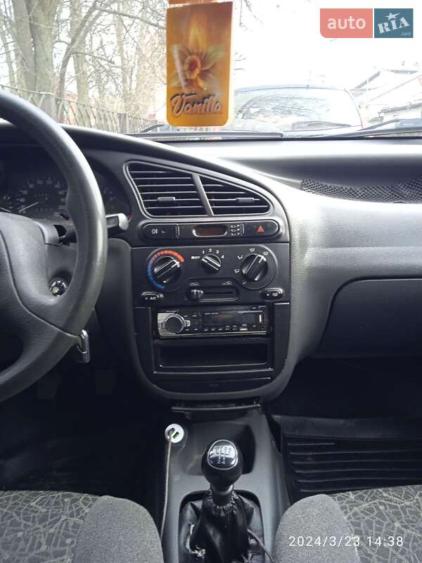 Седан Daewoo Lanos 2004 в Казатине