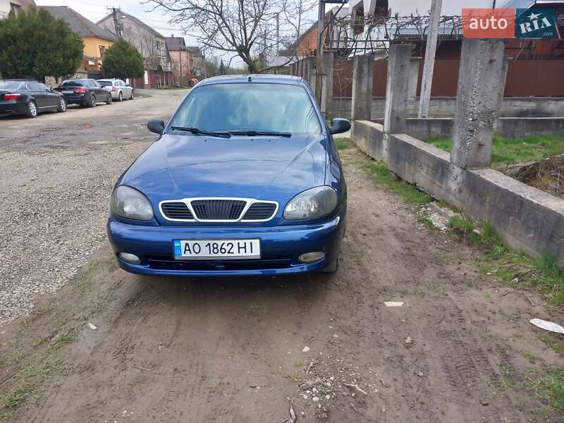 Седан Daewoo Lanos 2008 в Хусте