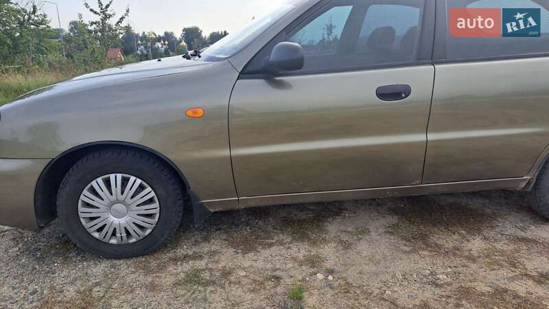 Седан Daewoo Lanos 2005 в Яворові