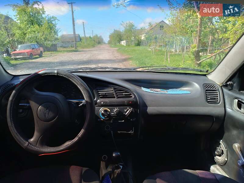 Седан Daewoo Lanos 1998 в Дніпрі