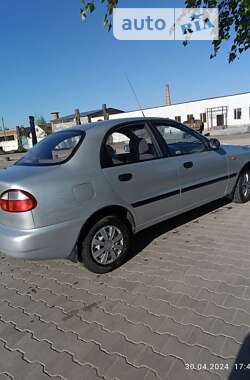 Седан Daewoo Lanos 2008 в Волочиську