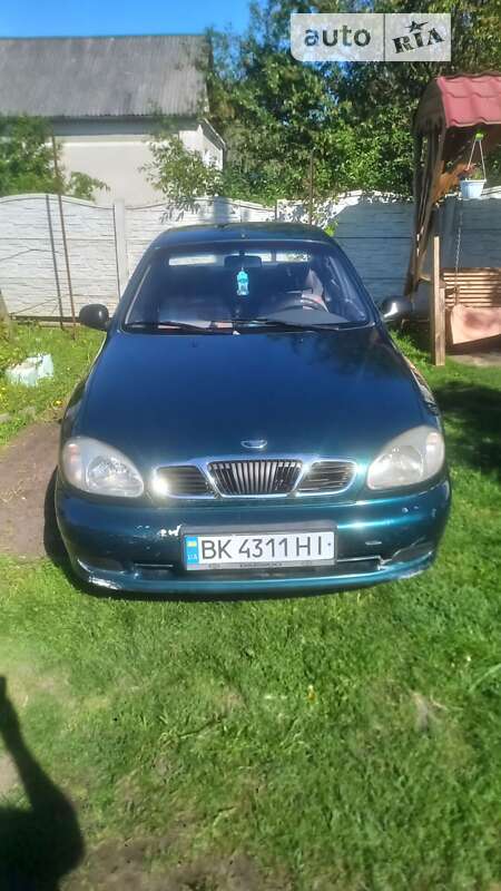 Седан Daewoo Lanos 2004 в Ровно