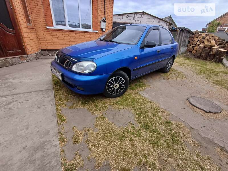 Седан Daewoo Lanos 2008 в Ромнах