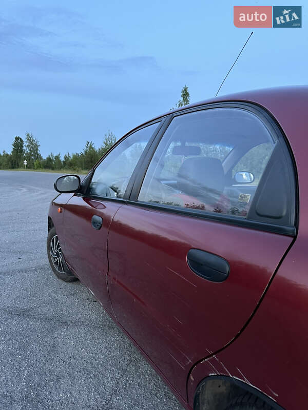 Седан Daewoo Lanos 2004 в Полонном
