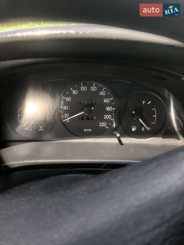 Седан Daewoo Lanos 2002 в Львове
