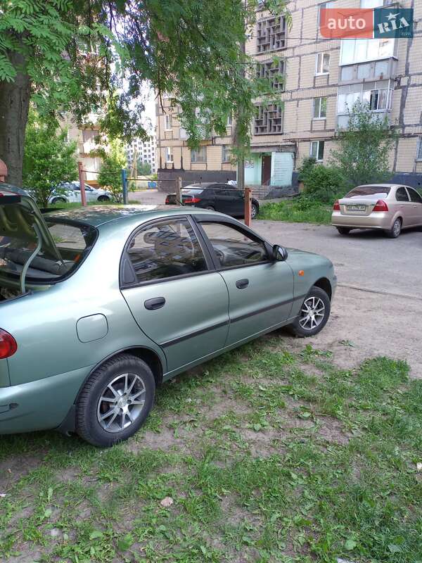 Седан Daewoo Lanos 2010 в Кривом Роге