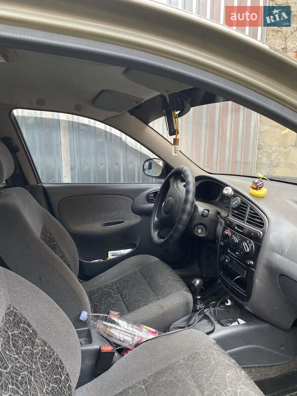 Седан Daewoo Lanos 2005 в Умани