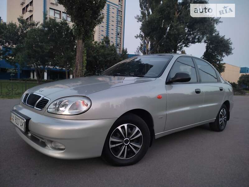 Седан Daewoo Lanos 2004 в Киеве