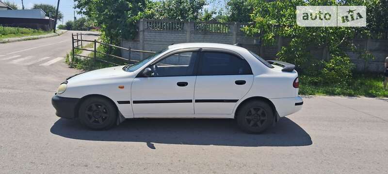 Седан Daewoo Lanos 2004 в Шумске
