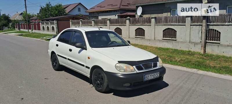 Седан Daewoo Lanos 2004 в Шумске