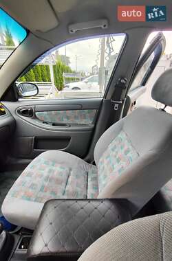 Седан Daewoo Lanos 2004 в 