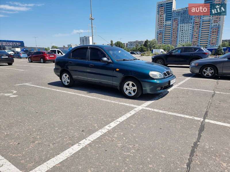 Седан Daewoo Lanos 2002 в Києві