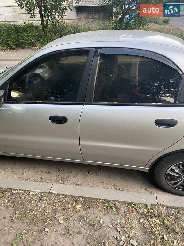 Седан Daewoo Lanos 2004 в Харькове