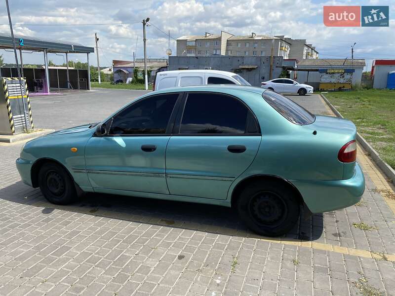 Седан Daewoo Lanos 1998 в Мироновке
