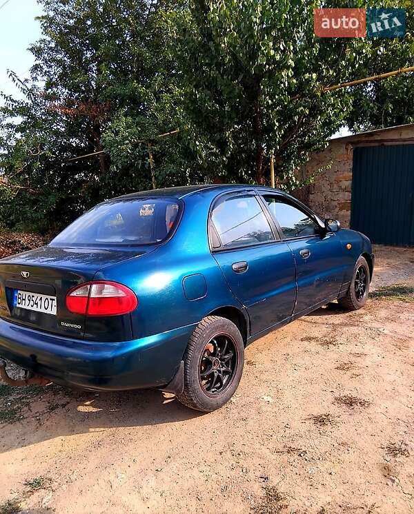Седан Daewoo Lanos 2004 в Березовке