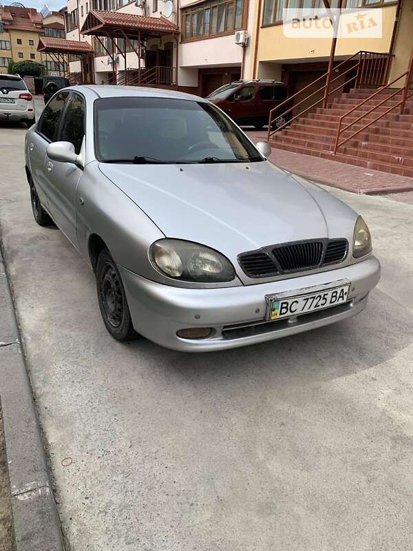 Седан Daewoo Lanos 2002 в Львові