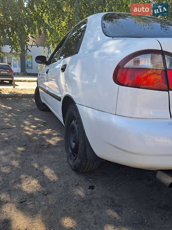 Седан Daewoo Lanos 2004 в Киеве