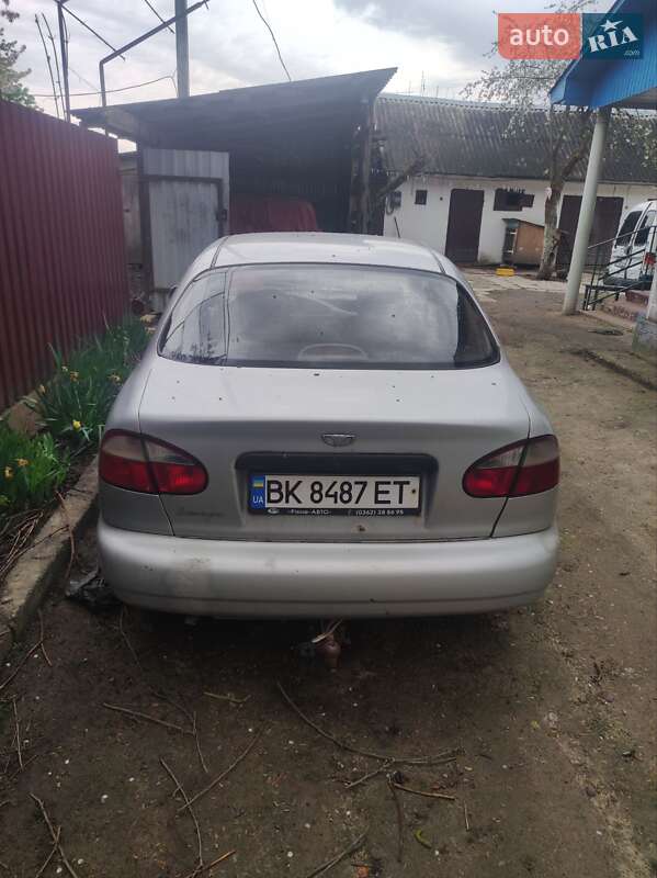 Седан Daewoo Lanos 2008 в Ровно