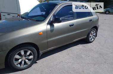 Хетчбек Daewoo Lanos 2004 в Сатанові