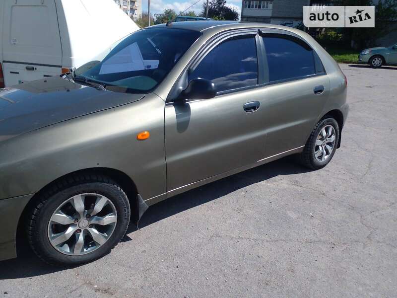 Хетчбек Daewoo Lanos 2004 в Сатанові