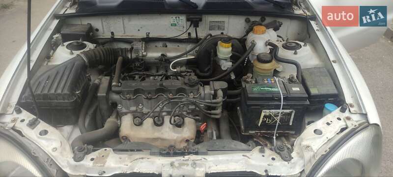Седан Daewoo Lanos 2000 в Запорожье