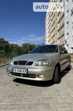 Седан Daewoo Lanos 2004 в Киеве