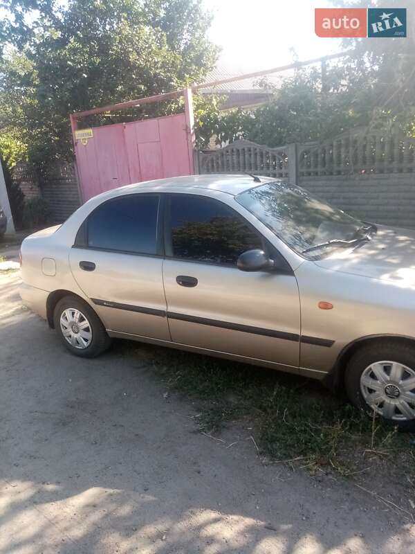 Седан Daewoo Lanos 2004 в Марганце