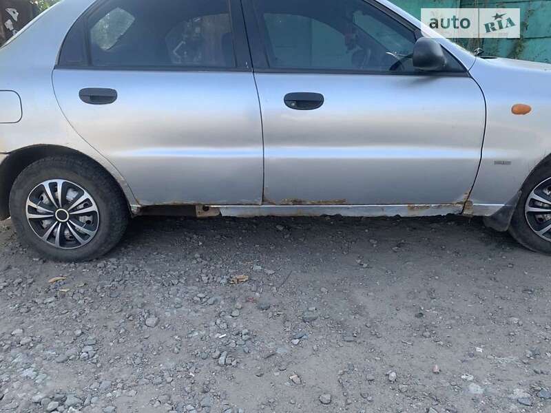 Седан Daewoo Lanos 1998 в Кривому Розі