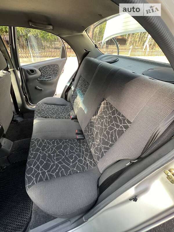 Седан Daewoo Lanos 2003 в Киеве