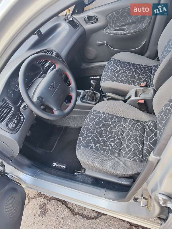 Седан Daewoo Lanos 2003 в Львове