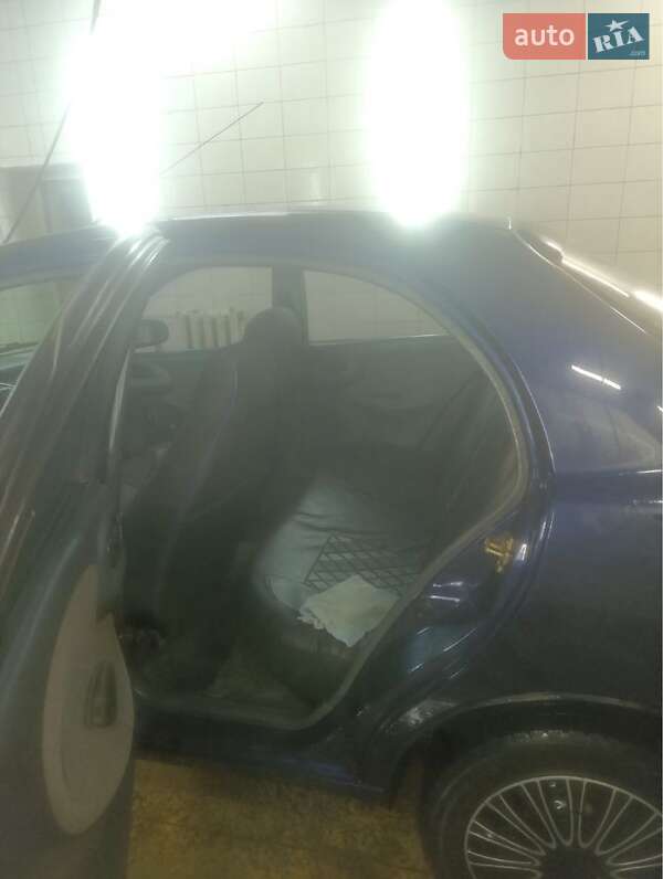Седан Daewoo Lanos 2006 в Кореці
