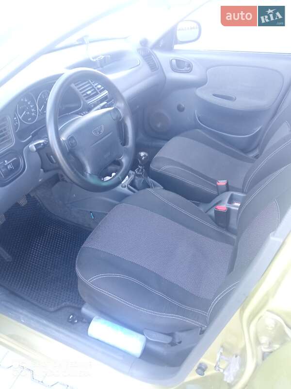 Седан Daewoo Lanos 2006 в Хусте