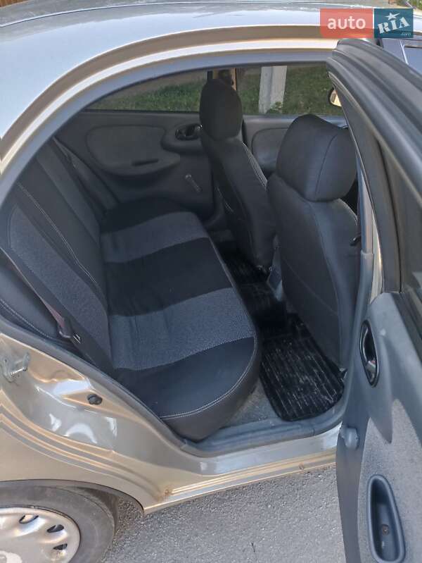 Седан Daewoo Lanos 2008 в Чугуєві