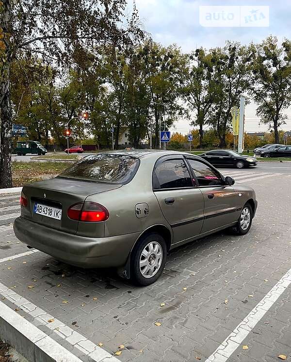 Седан Daewoo Lanos 2004 в Киеве