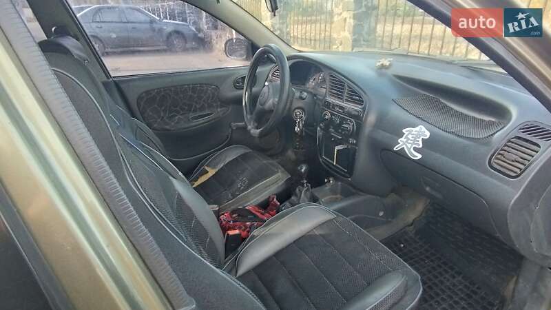 Седан Daewoo Lanos 2002 в Кропивницком