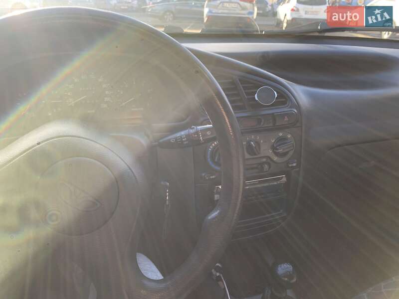 Седан Daewoo Lanos 2003 в Киеве