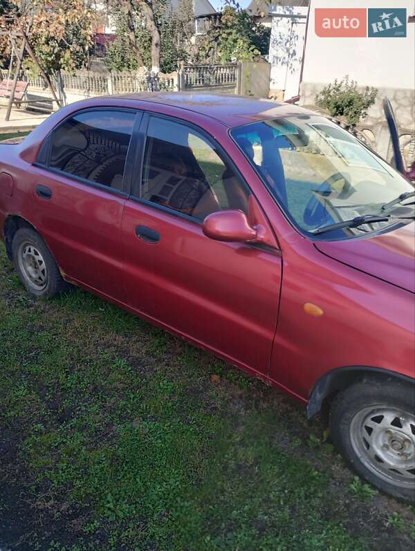 Седан Daewoo Lanos 1998 в Черновцах
