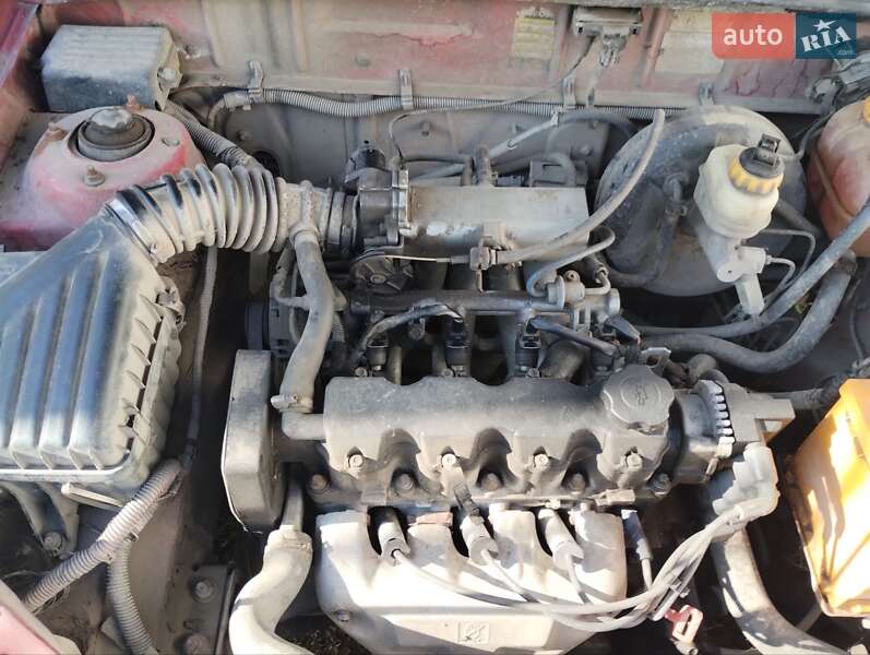 Седан Daewoo Lanos 1998 в Чернівцях