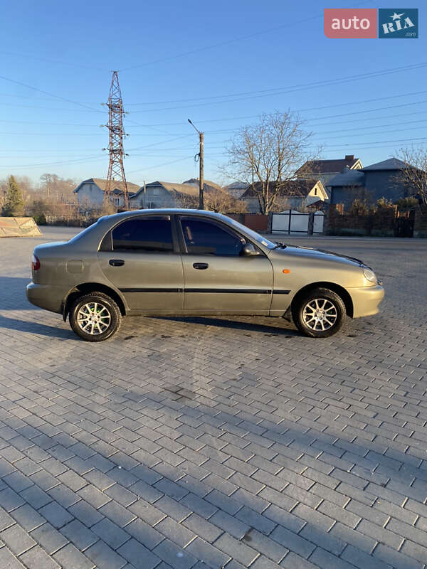 Седан Daewoo Lanos 2004 в Городенці