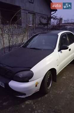 Седан Daewoo Lanos 2004 в Нововолынске