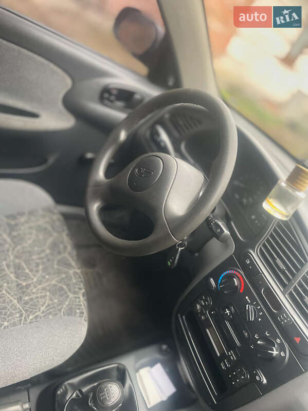 Седан Daewoo Lanos 2007 в Великих Мостах