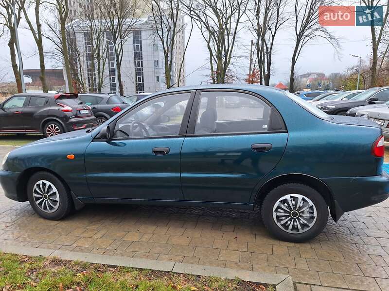 Седан Daewoo Lanos 2004 в Львові