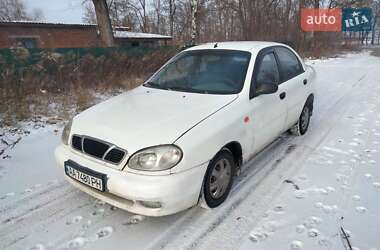 Седан Daewoo Lanos 2005 в Мені