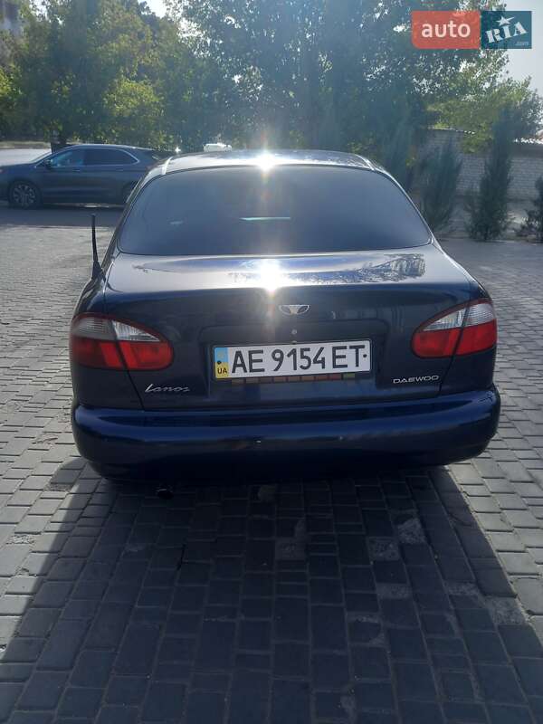 Седан Daewoo Lanos 2002 в Дніпрі