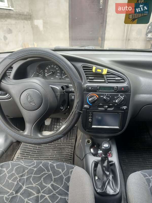 Седан Daewoo Lanos 2002 в Дніпрі