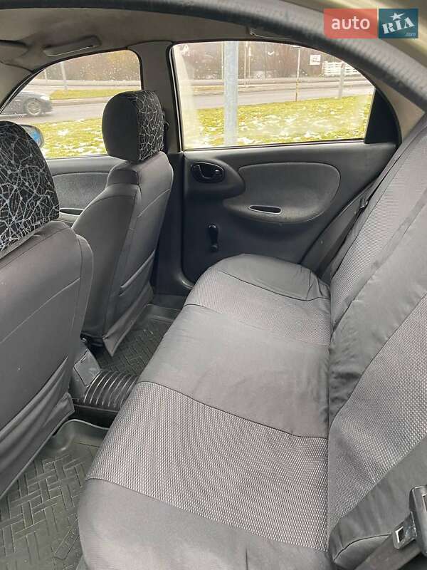 Седан Daewoo Lanos 2006 в Борзне